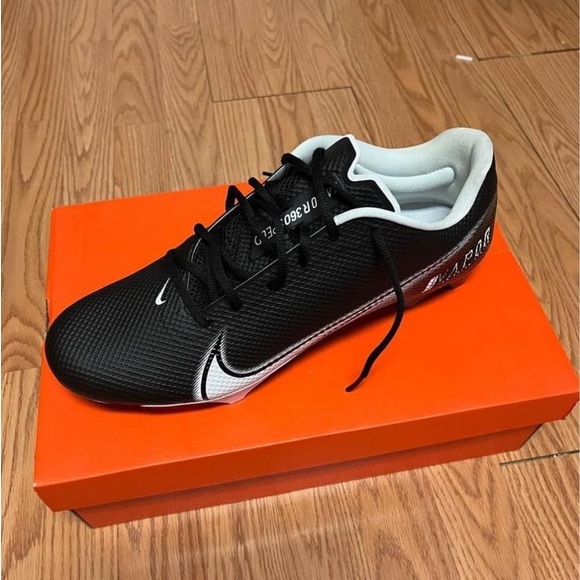 Nike football cleats - Picture 3 of 4